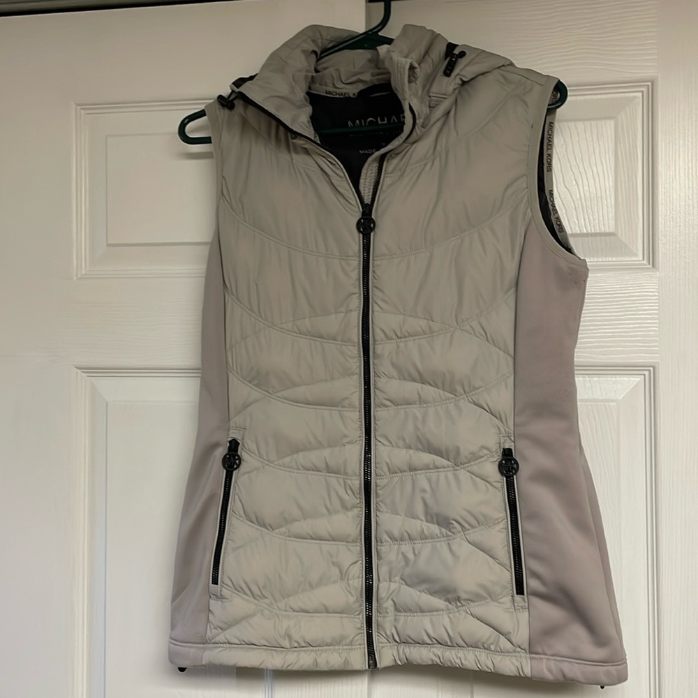 Michael Kors Grey vest, size small, excellent condition